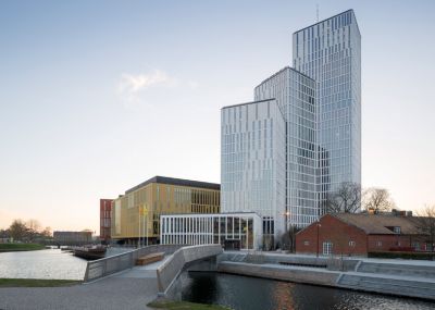 Здание, придерживающееся архитектурной концепции «Город в городе» в Мальмё, Швеция
